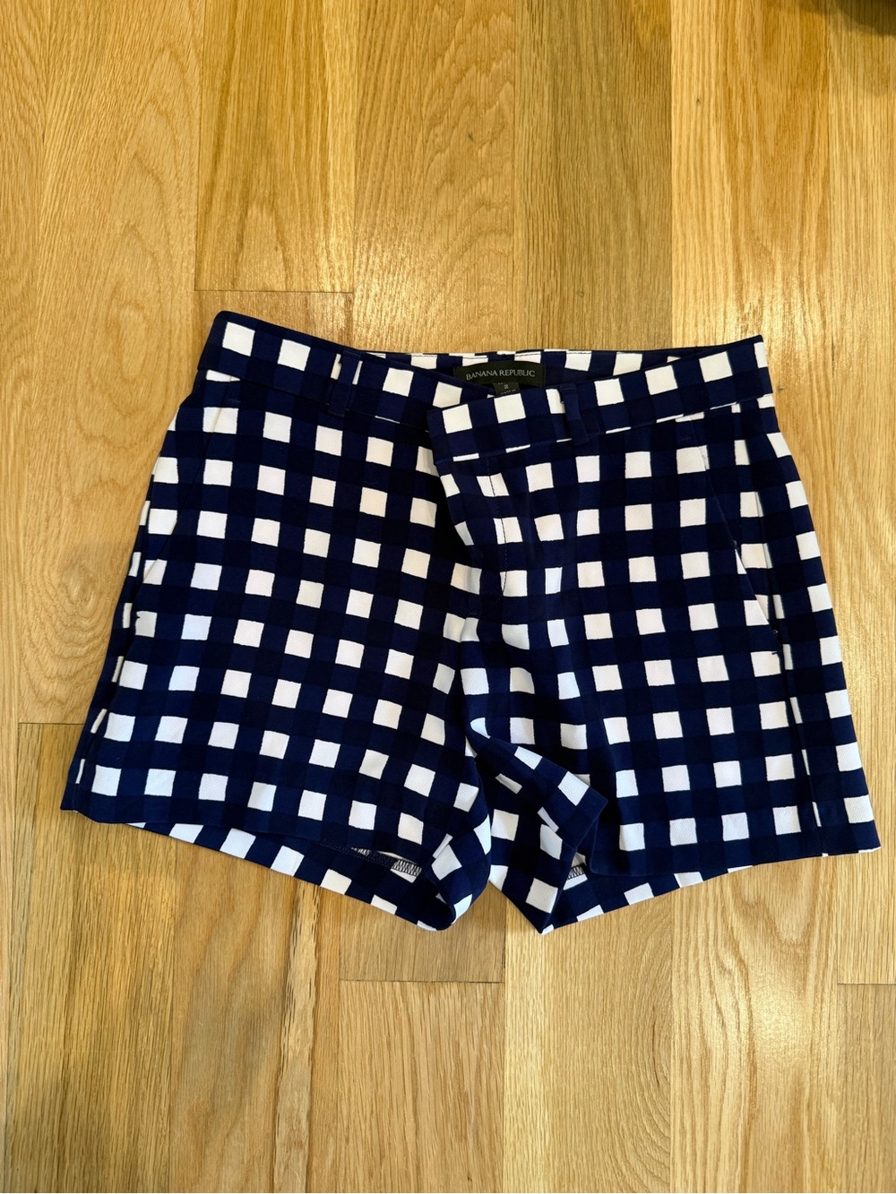Banana Republic Navy and White Gingham mid rise women’s Shorts